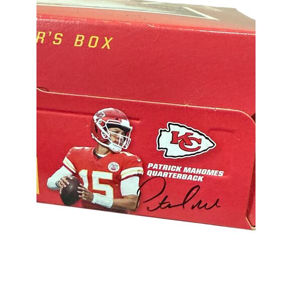 Mahomes Magic Crunch Limited Edition Collectors Box Original 2020 Release Sealed - Picture 6 of 6